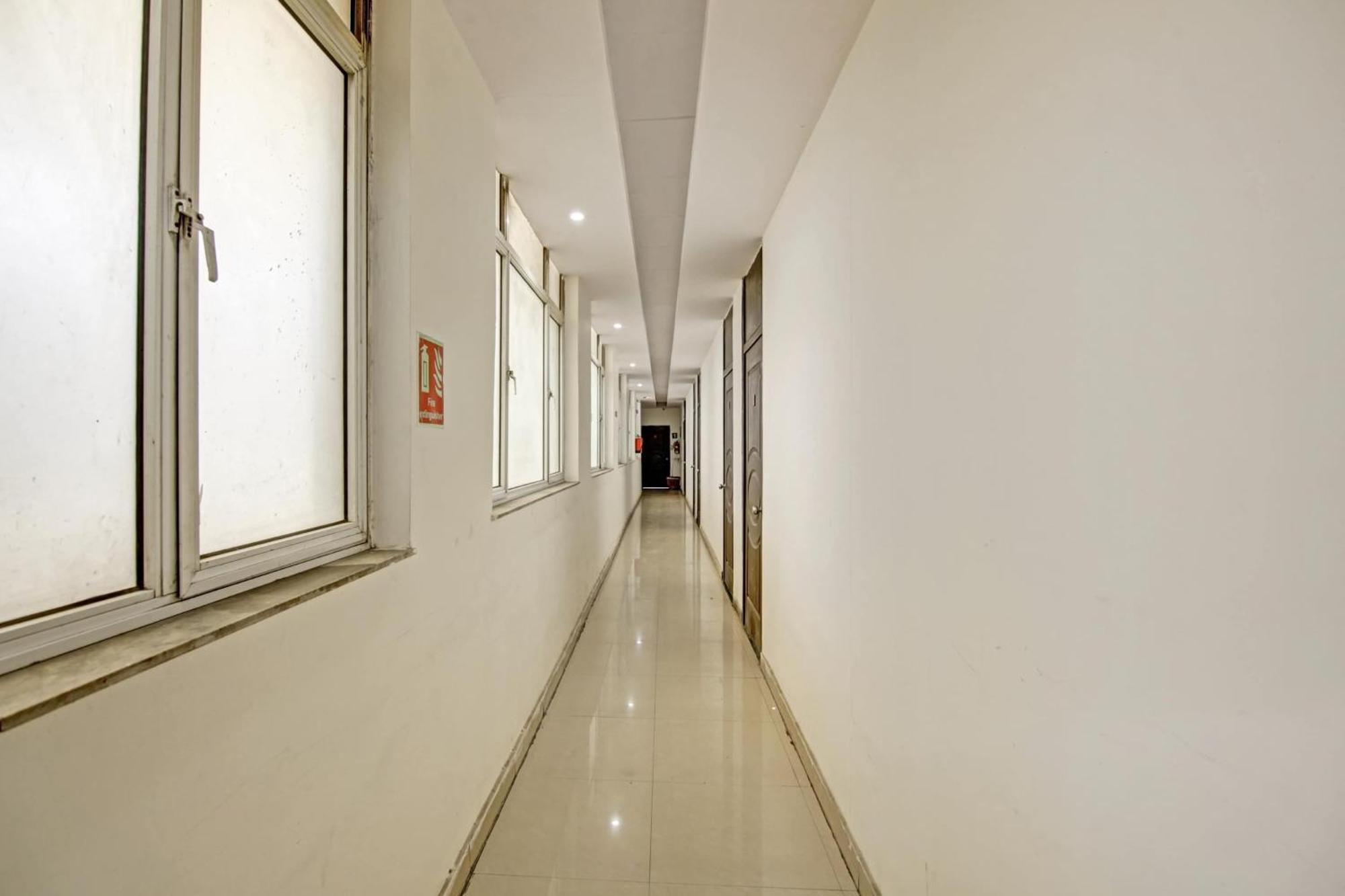 Hotel O Glorious Stayz Noida Eksteriør billede