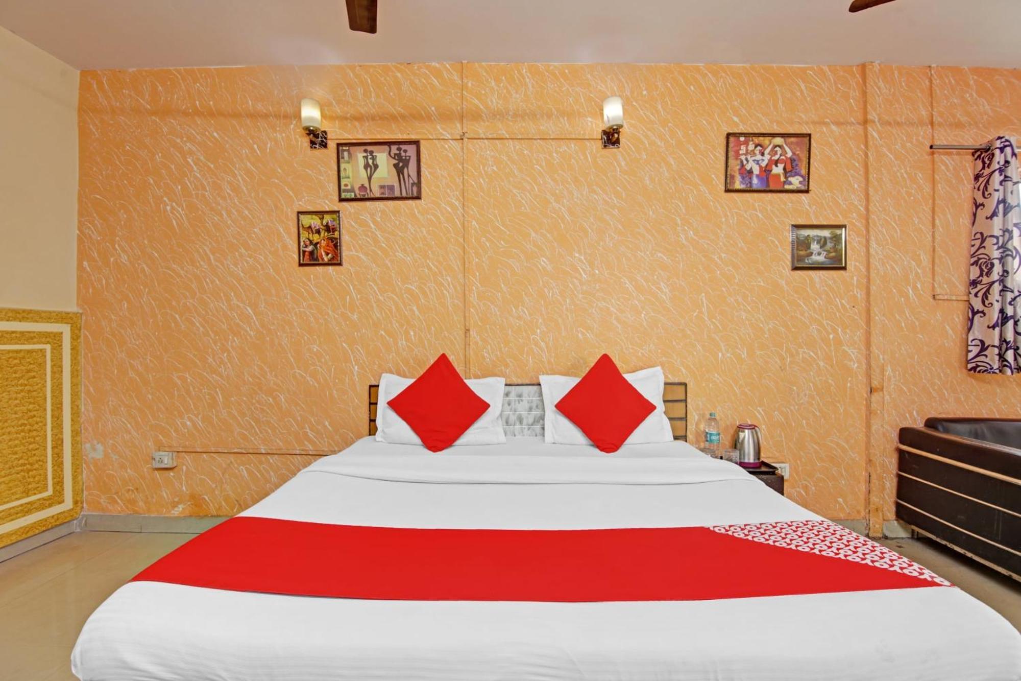 Hotel O Glorious Stayz Noida Eksteriør billede