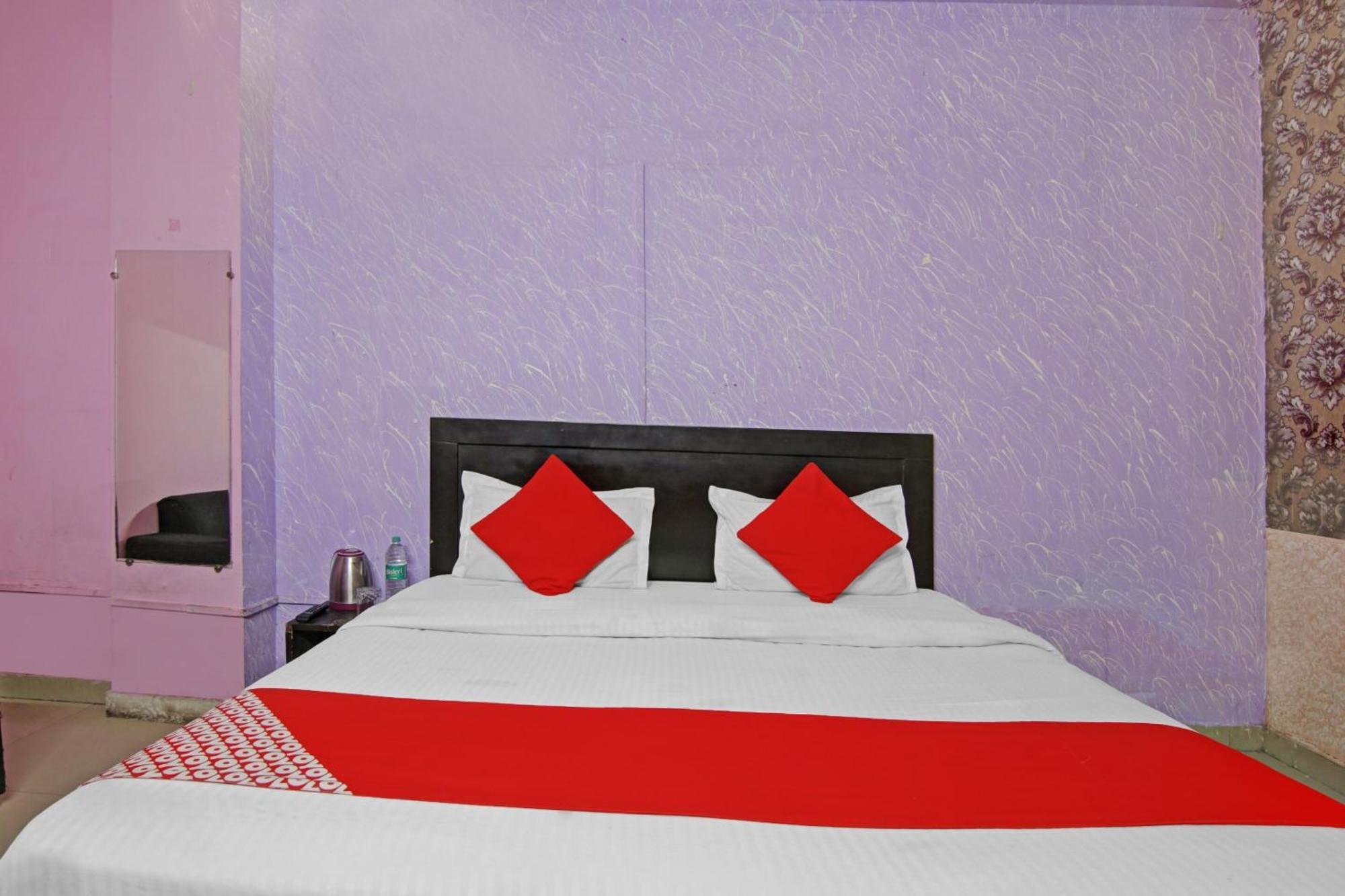 Hotel O Glorious Stayz Noida Eksteriør billede